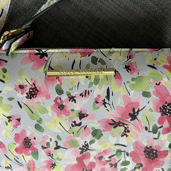 NWT STEVE MADDEN LOGO MINI CROSSBODY BAG PURSE - Picture 2 of 8